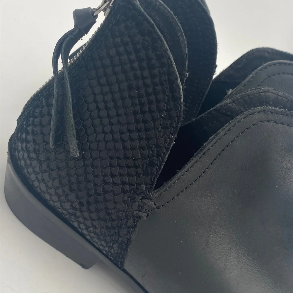 Kenneth Cole Reaction Black Leather and suede women 11.5M casual office retro